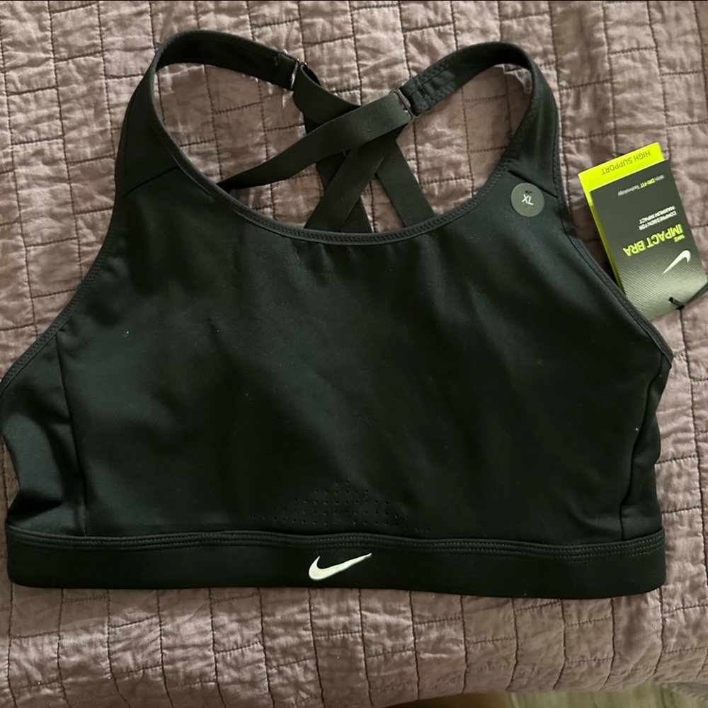 Nike sports bra new w/tags